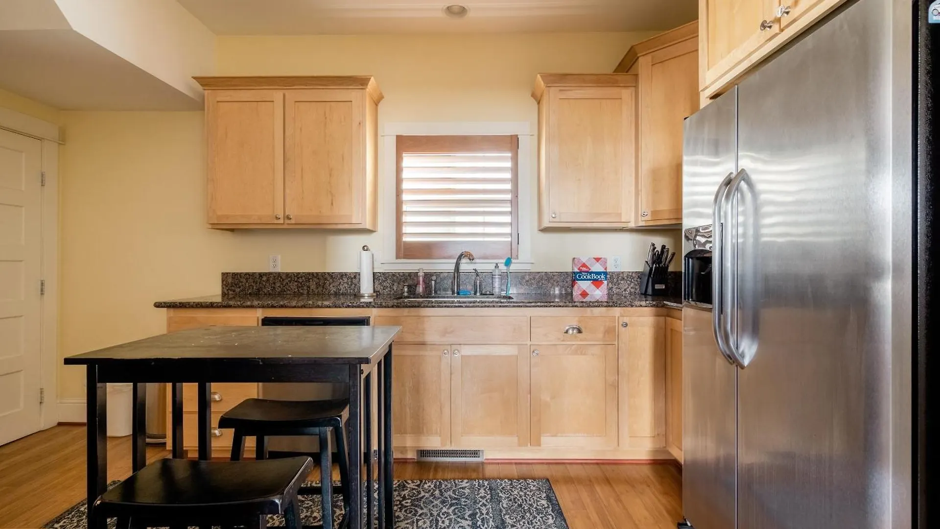 Stay Portland - Sun-Filled Home In Buckman Neighborhood With 2Brs Casa de Férias