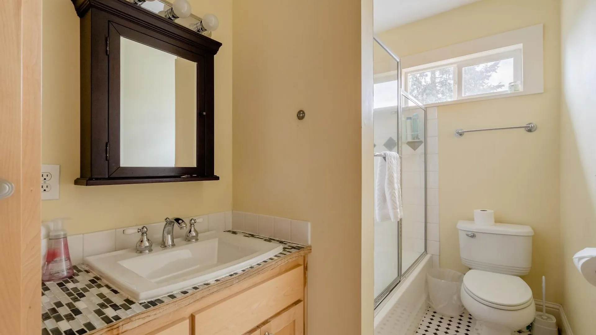 Casa de Férias Stay Portland - Sun-Filled Home In Buckman Neighborhood With 2Brs