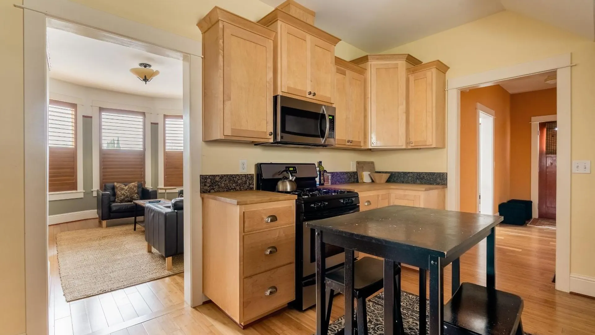 Stay Portland - Sun-Filled Home In Buckman Neighborhood With 2Brs Casa de Férias