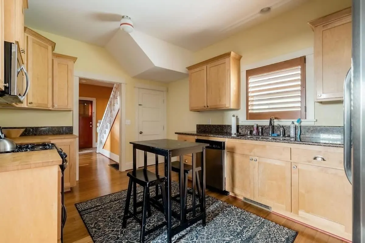 Casa de Férias Stay Portland - Sun-Filled Home In Buckman Neighborhood With 2Brs