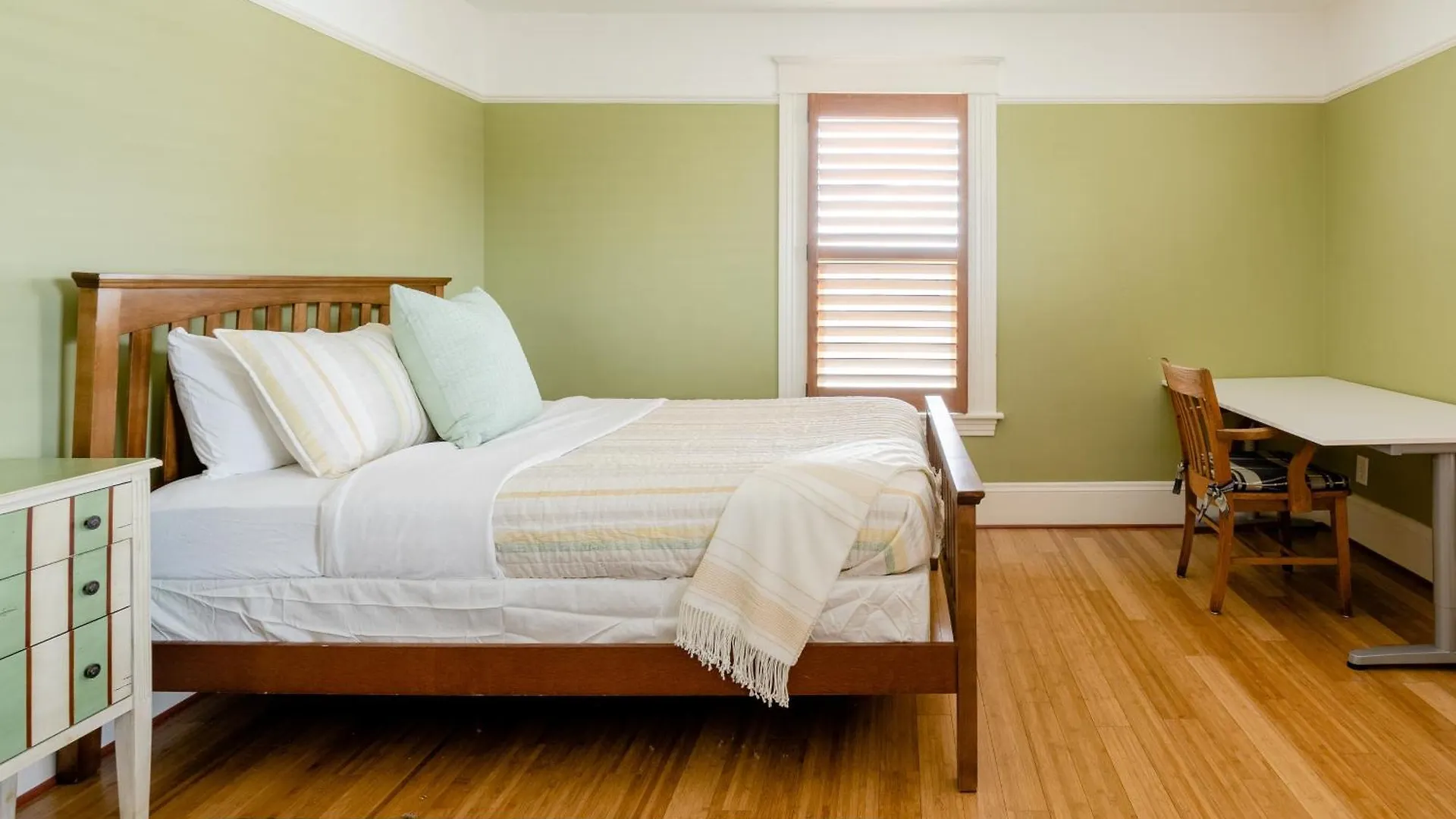 Holiday home Stay Portland - Sun-Filled Home In Buckman Neighborhood With 2Brs